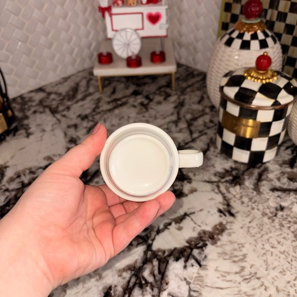 Boutique White Espresso Cup CC - Picture 2 of 4